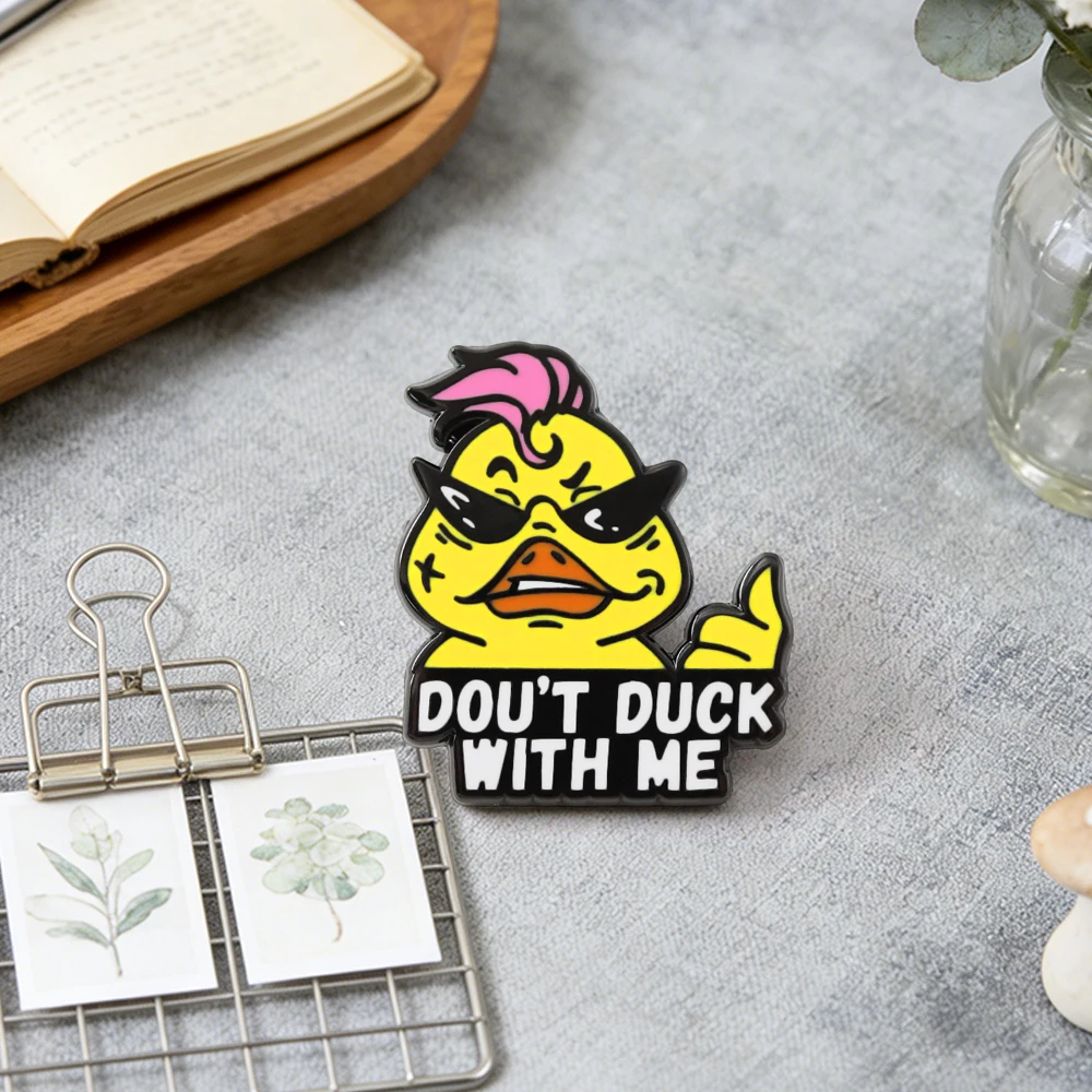 Coole Angry Duck „Don't Duck With Me“ Brosche Lustige Sonnenbrillen-Ente Anstecknadel Humorvolles Zitat Accessoires Modeschmuck Geschenk – Detail 8