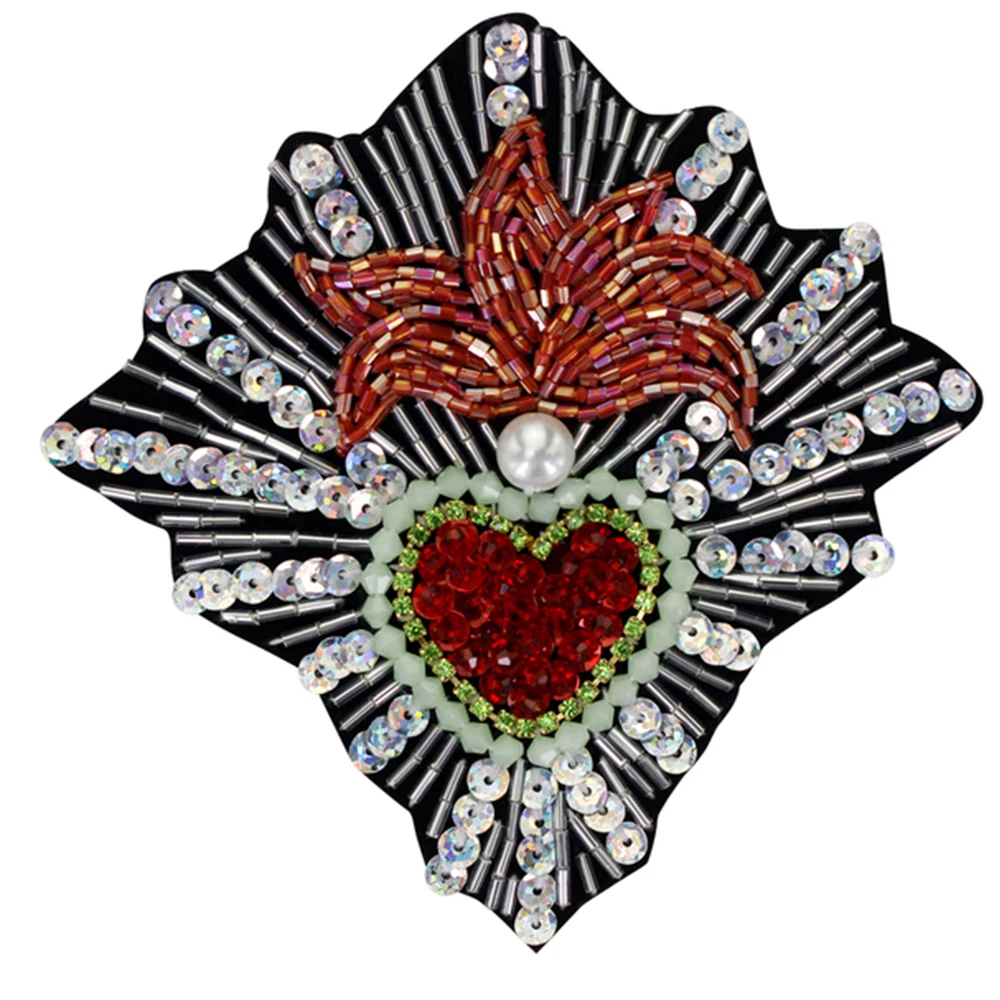 Handmade Rhinestone Heart Beaded Crystal Patches Sew on Sequin for Clothing Badge Flower Applique   1pc TH1685