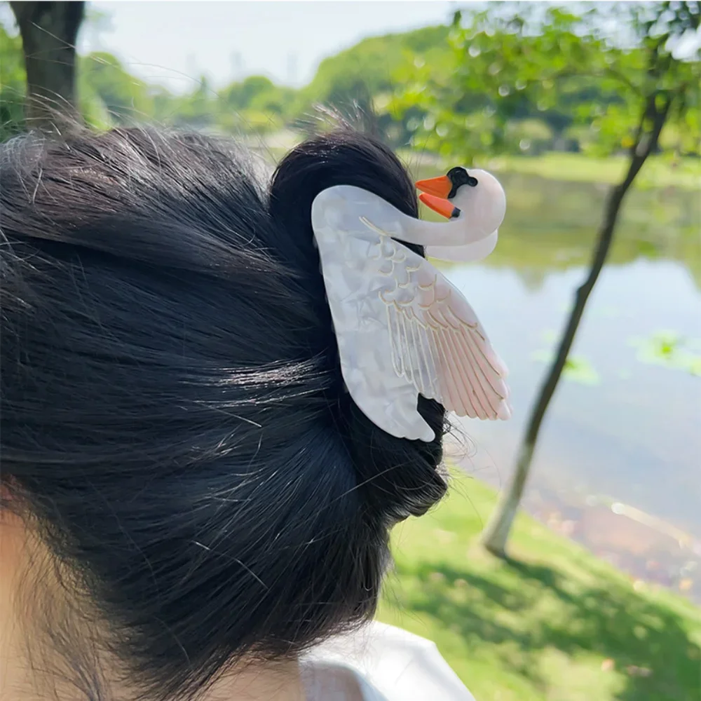 DS Sweet Eelegant Black White Swan Hair Claw Eco-friendly Acetate Claw Clips Animal Swan Crab Hair Clips Women Hair Accessories