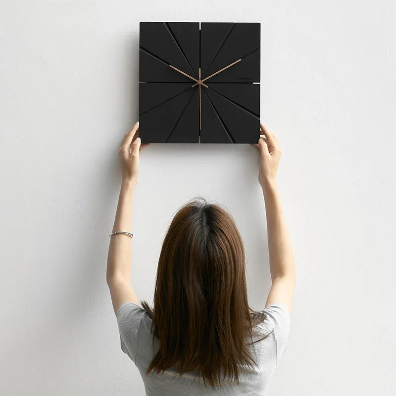 ZZMinimalist Mechanism Clock Wall Cute Classic Living Room Nordic Fashion Wall Watch Design Silent Horloge Ornaments Home DecorZ