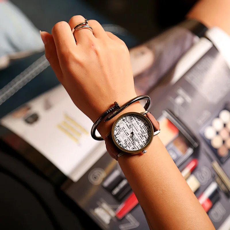 2022 Relogio Feminino orologio da donna analogico al quarzo in pelle stile retrò orologio Casual da donna orologio da polso al quarzo bayan kol saati Skm