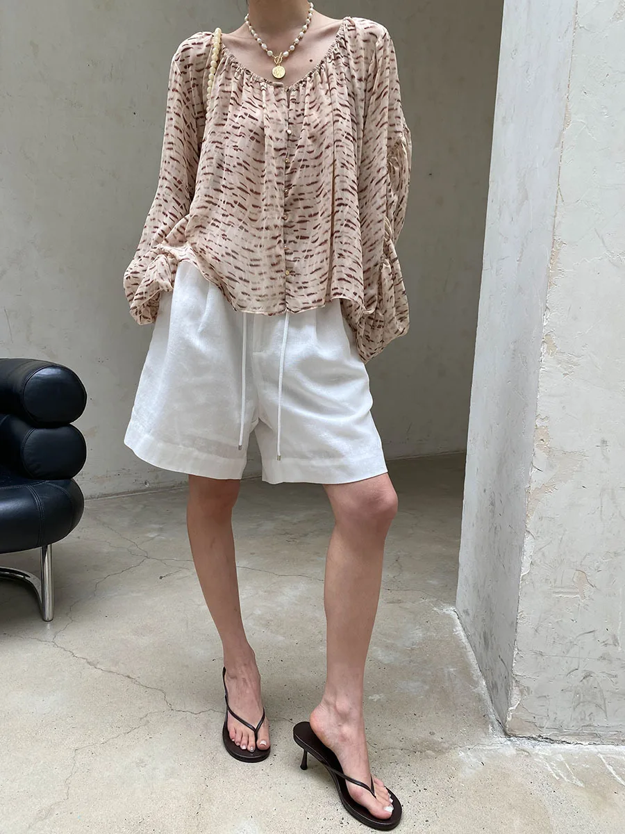 Sommerliches Damen-Shirt mit lässigem Muster, V-Ausschnitt, lockerer und atmungsaktiver Laternenärmel – Detail 7