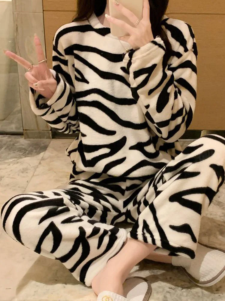 Women's Winter Pajama Fashion New Fleece Thick Coral Velvet Zebra Stripes Pullover Long Sleeve Warm Ladies Home Wear Suit Fall