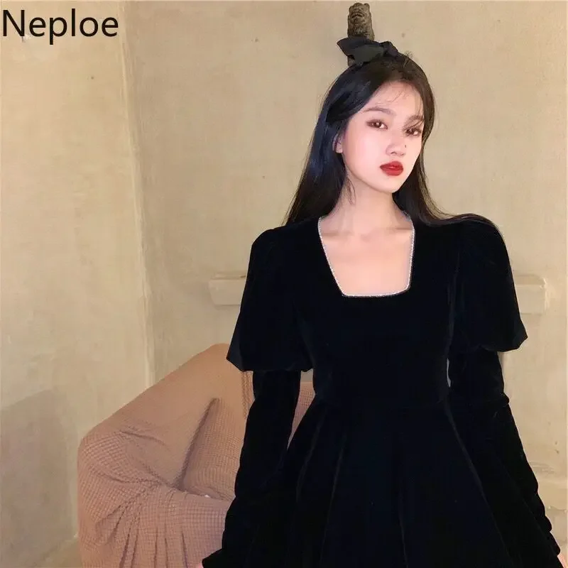 Neploe Temperament Vrouw Jurk Vintage Gewaad Vierkante Kraag Bladerdeeg Mouwen Slanke Fluwelen Vestidos Mujer Koreaanse Elegante Zwarte Jurken