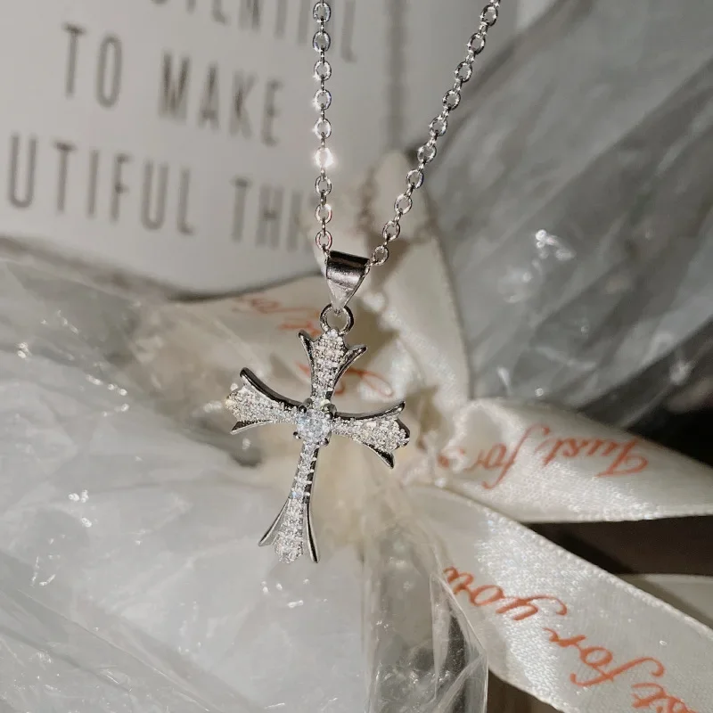 قلادة متقاطعة MDL مع سلسلة مطلية بالذهب عيار 18 قيراط من ألماس الزركونيا 3A #4