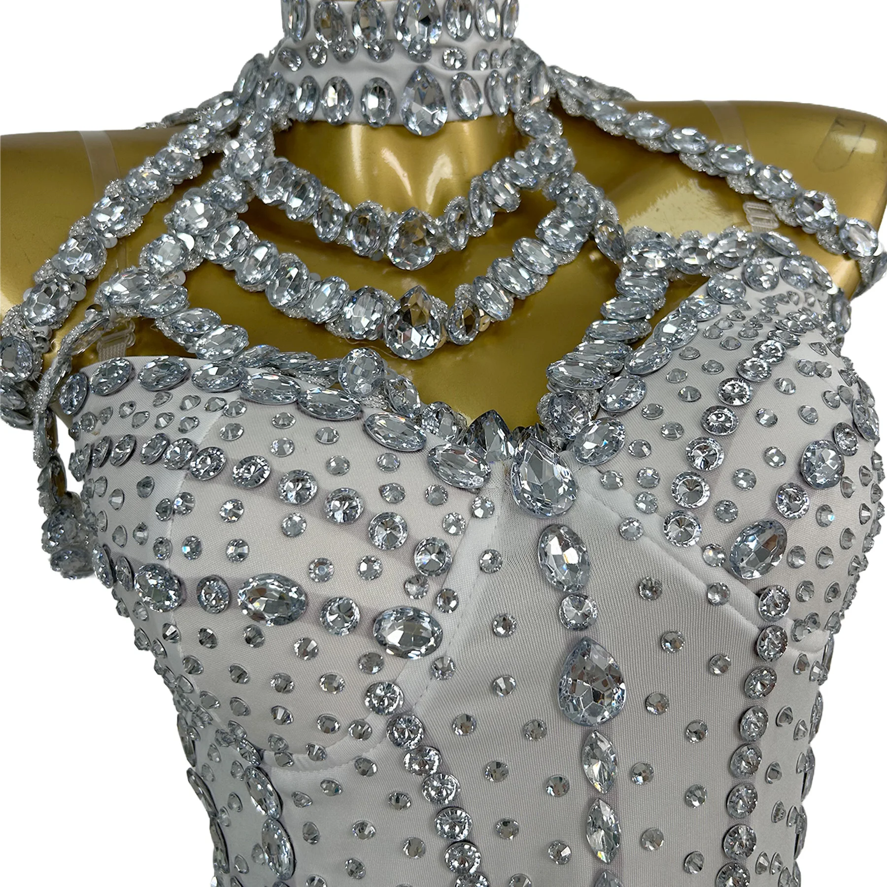 Chunbai Sparkly White Rhinestone Corset Bodysuit with High Neck Choker Perfect for Themed Parties and Festival Performances