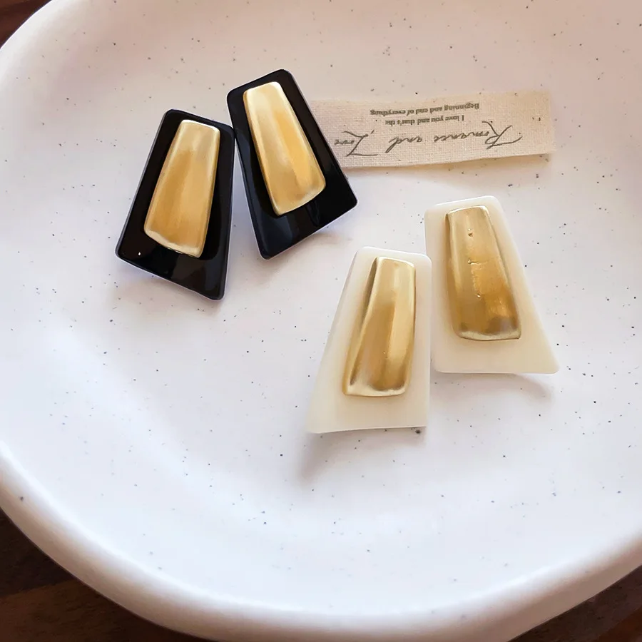 New Fashiom Acrylic Resin Rectangle Stud Earrings for Women Geometric Big Earrings Female Daily Fashion Jewelry