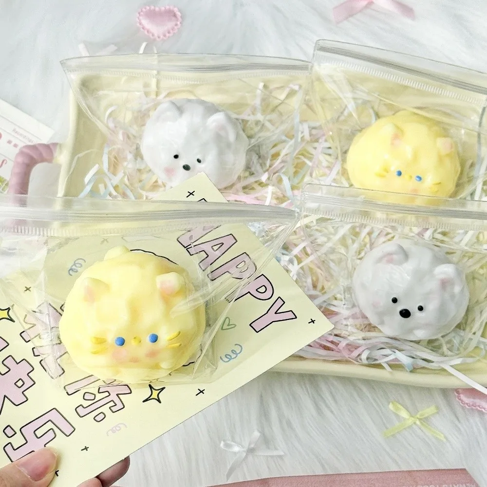 Jouet Squishy chat chien mignon, soulagement du Stress, rebond lent, poupée à presser, Fidget, jouet de décompression à pincer blanc et jaune