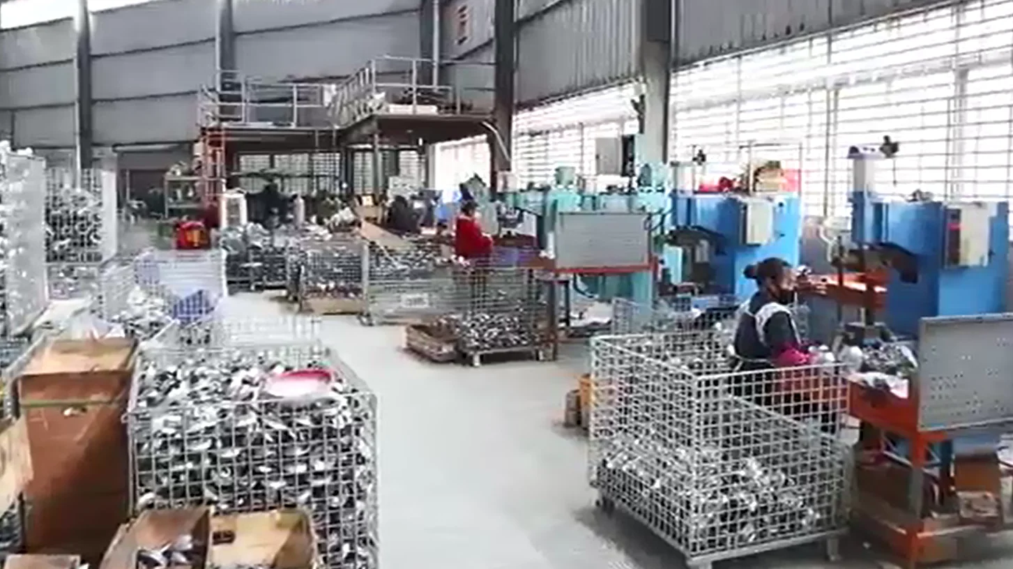 CHKJ-2025NEWЗапасные многоступенчатые центробежные погружные водяные насосы и водяные насосы из нержавеющей стали с глубокими скважинами