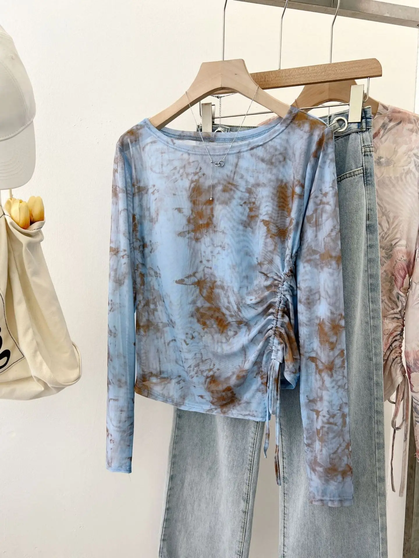 

Blue Brown Tie-Dye Long Sleeve Cropped Top with Side Ruched Drawstring Women Thin Silk Shirts for Summer Sping