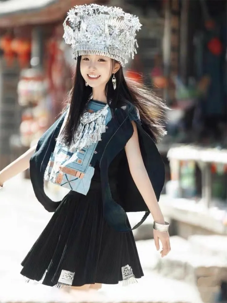 

Ethnic performance Exotic Li travel photography accessories and costumes