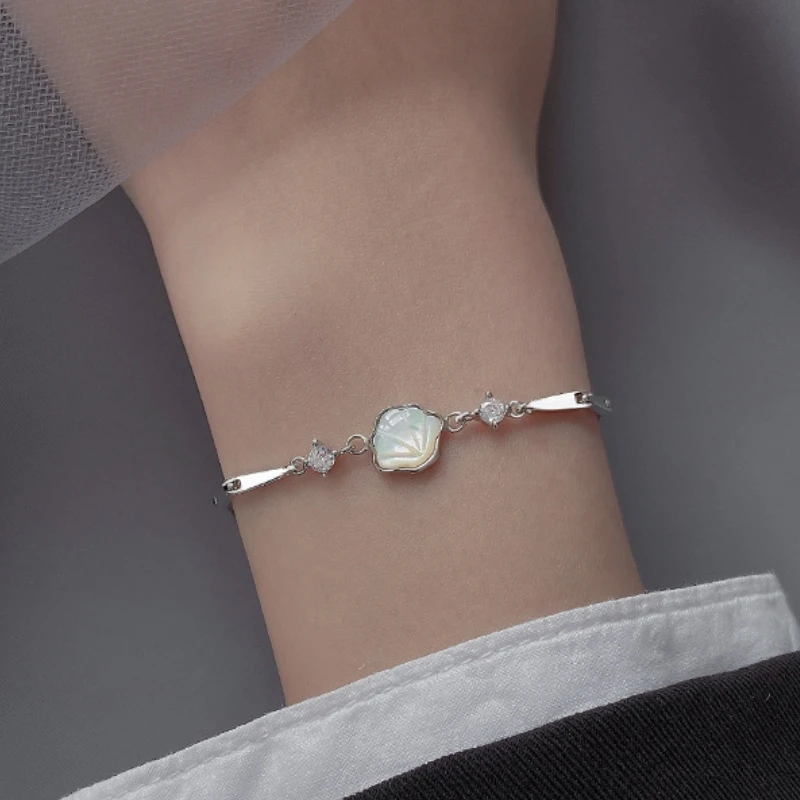 ANENJERY Silver Color Shell Pectinid Pendant Zircon Bracelet for Women Luxury Senior Jewelry Party Friends Gift Wholesale