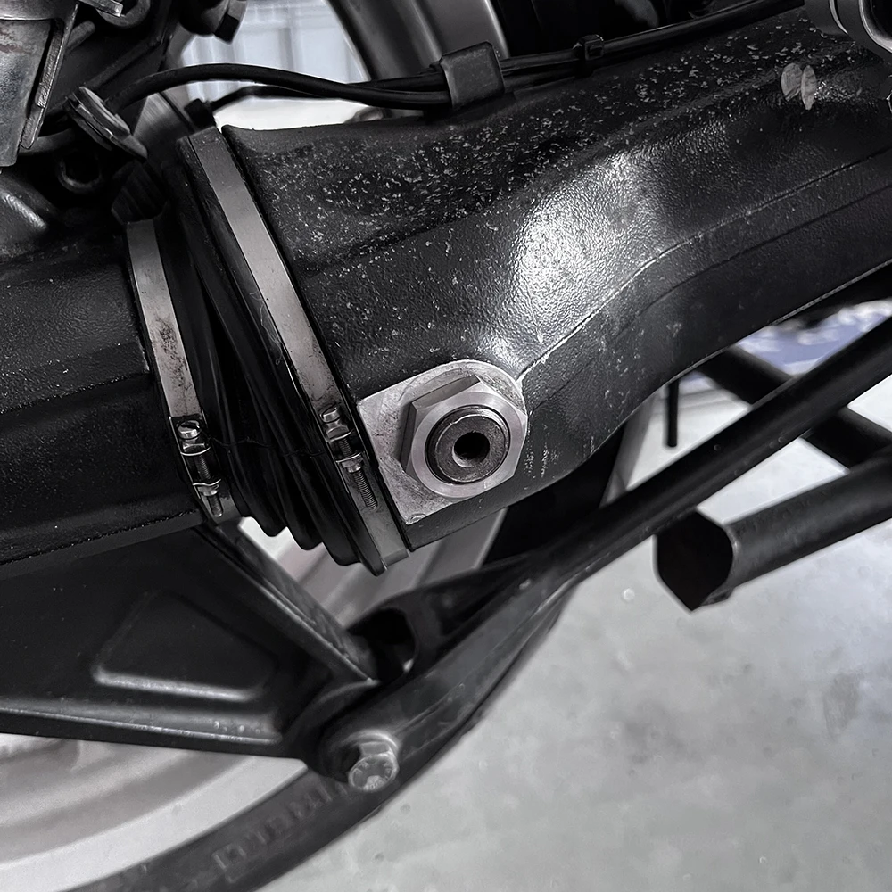 Oldbones Cafe Racer For BMW K1 K100RS K1100LT K100 Titanium Swing Arm Pivot Pin With Drive Shaft Nut Motorcycle Parts view 6