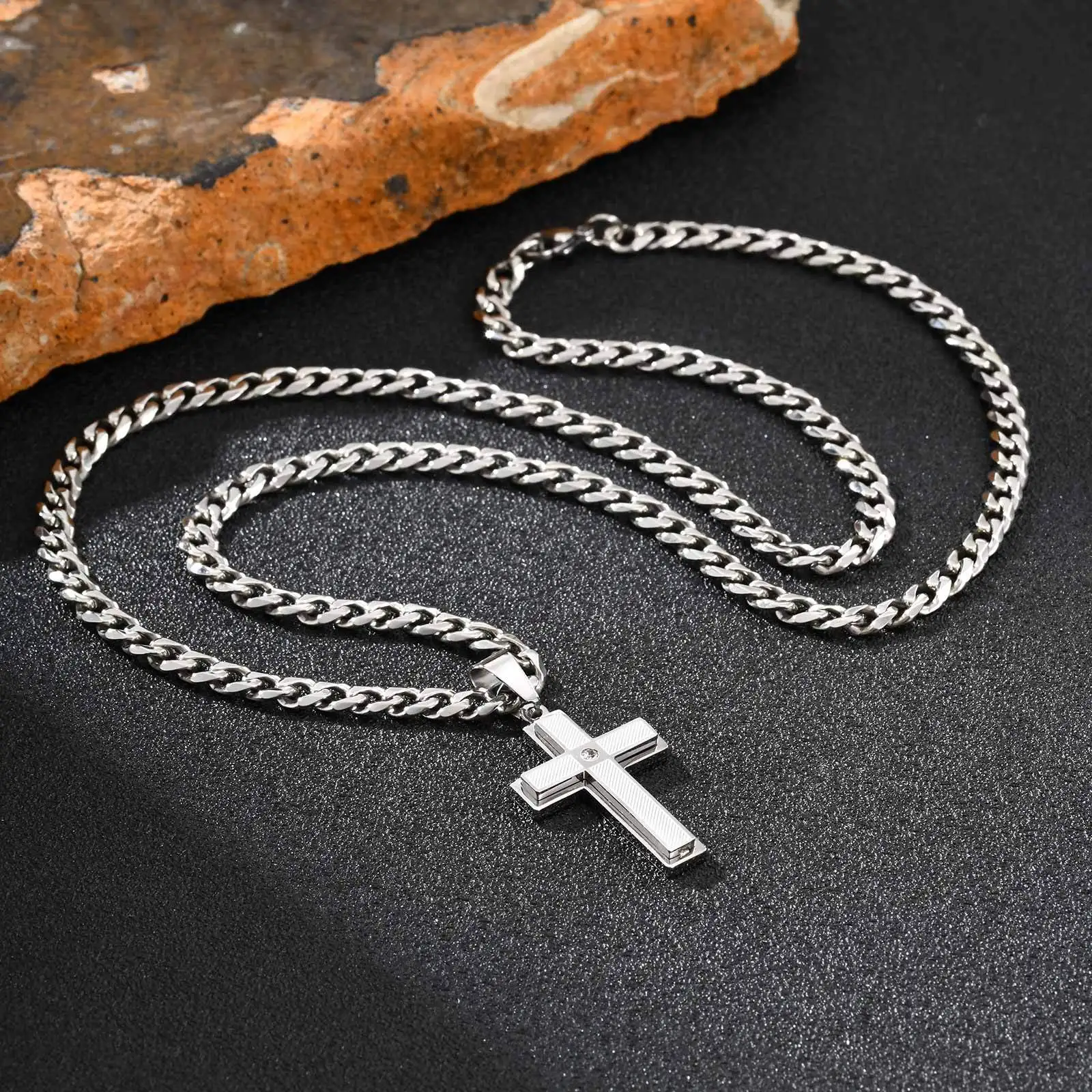 Wasserdichte, stilvolle Kreuz-Halskette für Männer und Jungen, nie verblassende Edelstahl-Anhänger-Halskette, christliches Gebetsschmuck-Geschenk – Detail 1