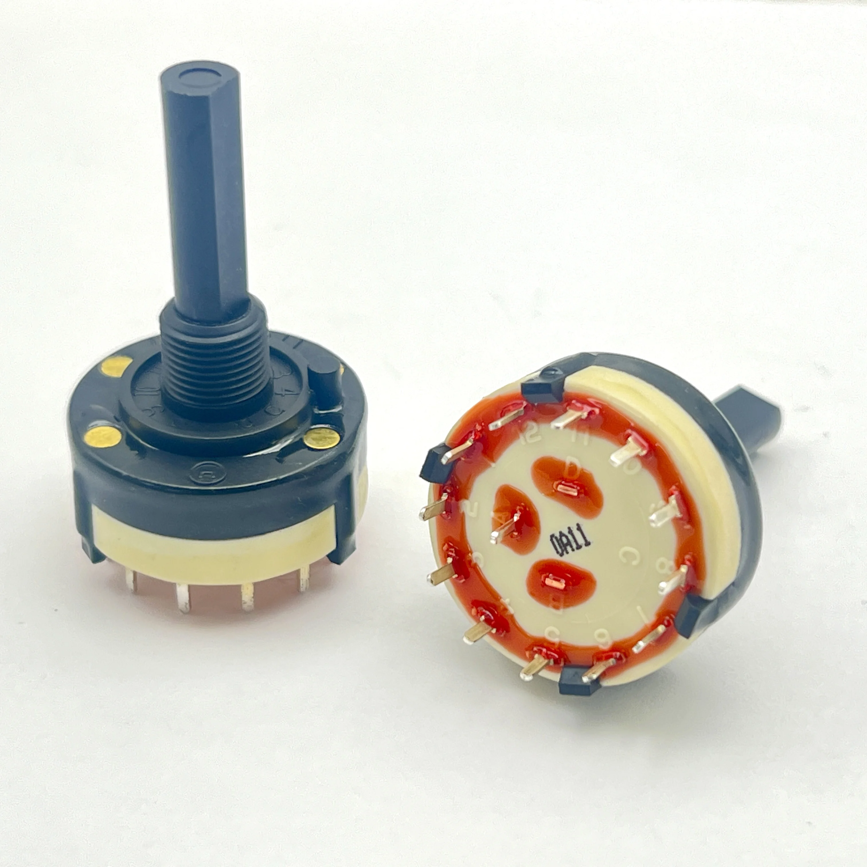 2 pcs Taiwan HONH infinite rotation band switch 12 levels half axis 31mm red low