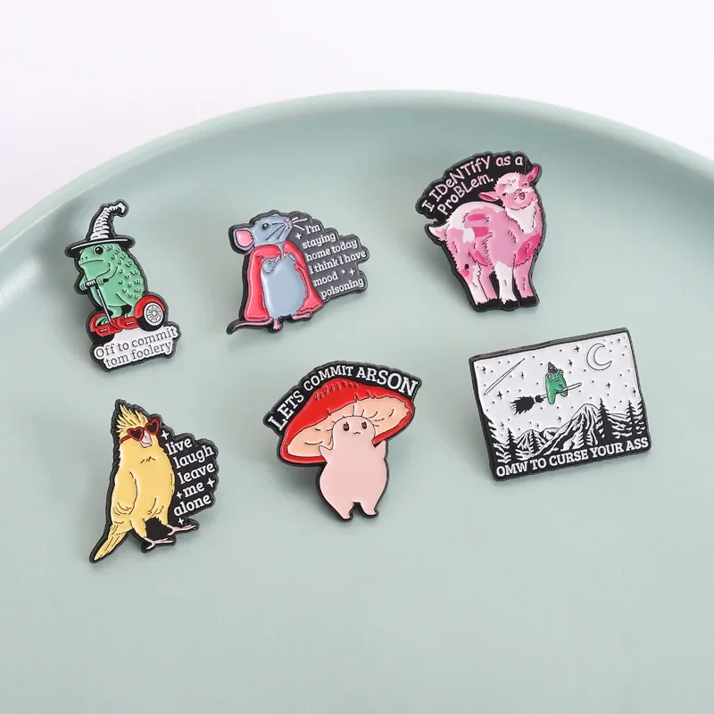 Cartoon Brooch Mouse Frog Wizard Mushroom Parrot Creative Animal Badge Personalized Accessory Pin Badges Pins for Backpacks