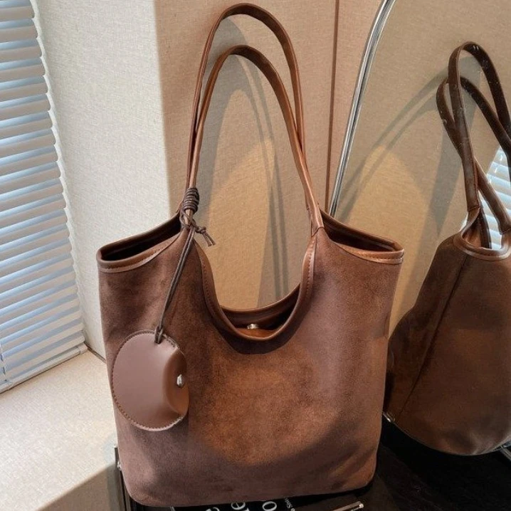 

Новая осенне-зимняя сумка-хобо из кожи для женщин: универсальная сумка-тоут для шопинга и поездок на работу с внутренним карманом на молнии