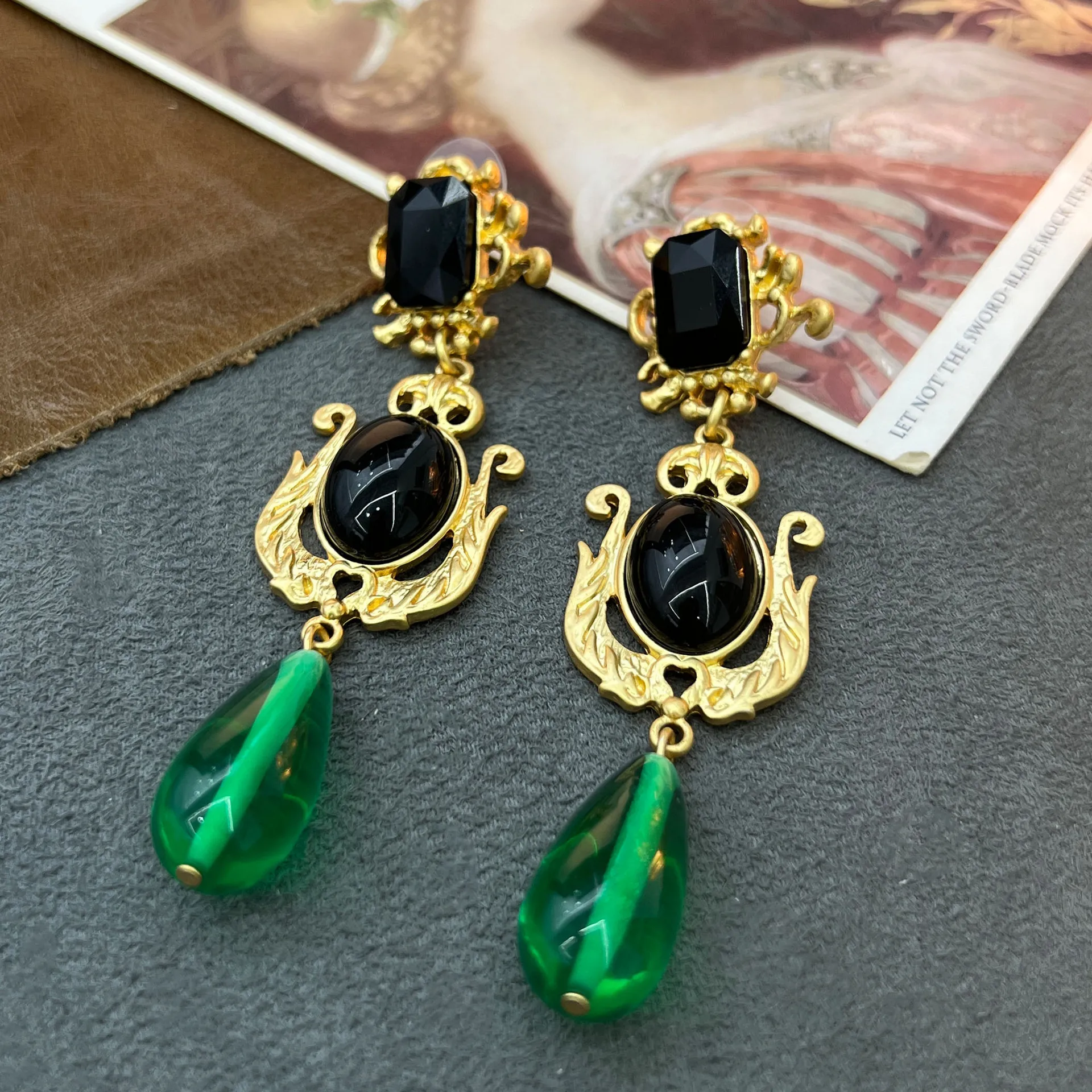Vintage Baroque Carved Long Shoulder‑Duster Drop Earrings, Oxidized Antique Finish High‑Grade Women Light‑Luxury Statement Party