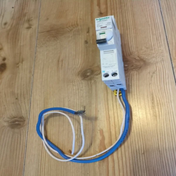 

Ic60h 40a Type C Rcbo 10ka 230v C40 30ma Acti9 , Sent Brand New Original Spot Plc