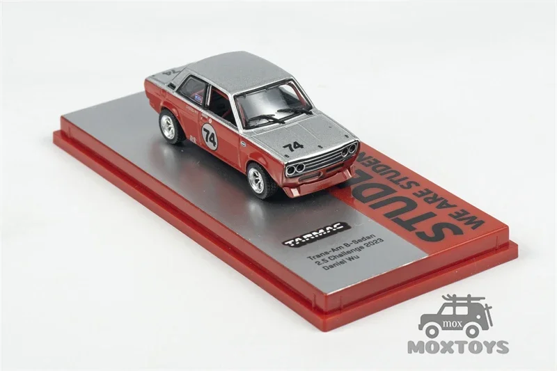Tarmac Works 1:64 Datsun 510 Trans-Am B-Sedan 2.5 Challenge 2023 Daniel Wu White Red#74 Diecast Model Car