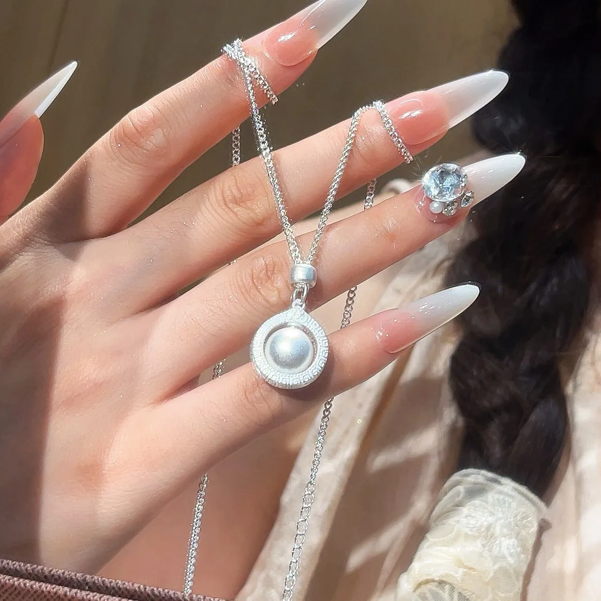 

Ожерелье Mi Xing, женское новое легкое роскошное темпераментное нишевое ожерелье на ключицы для женщин 2025