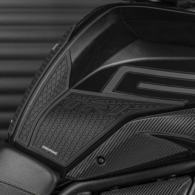 

Suitable for 2022-2025 Benelli TRK 502 & 552 X High-Traction Tank Grip Pad Residue-Free UV-Resistant Easy-Clean Mod Parts