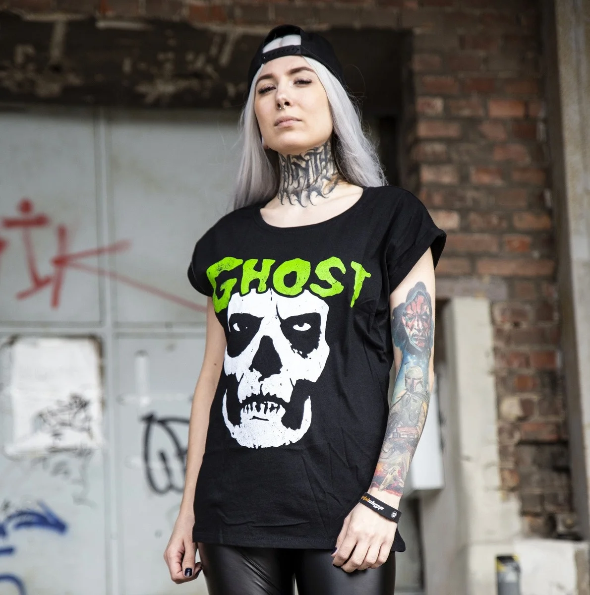 Ghost The Band Night Town Skull Print T-Shirt Retro Horror Rock Streetwear Casual Unisex – Detail 2