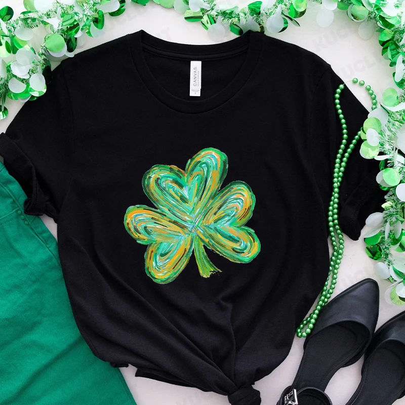 Cute St Patricks Four Leaf Clover T Shirt for Women Short Sleeve Tees Fashion Love Lucky Graphic Y2k Tops Aesthetic Clothing