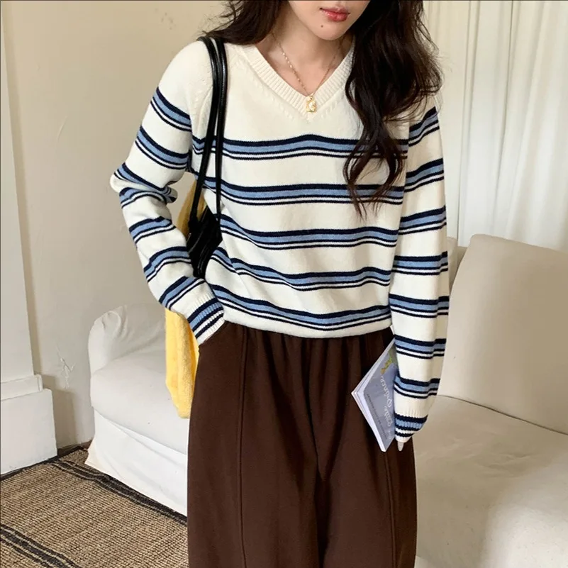 

Women's Casual V-Neck Sweater Autumn Winter Loose Fit Striped Pullover Fashionable Top for All Seasons