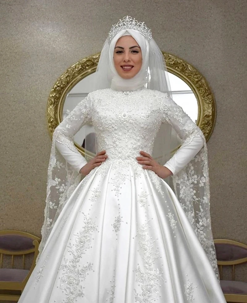 Encantador muçulmano vestidos de casamento uma linha decote alto mangas compridas árabe islâmico brial vestidos de renda apliques frisado vestido de noite