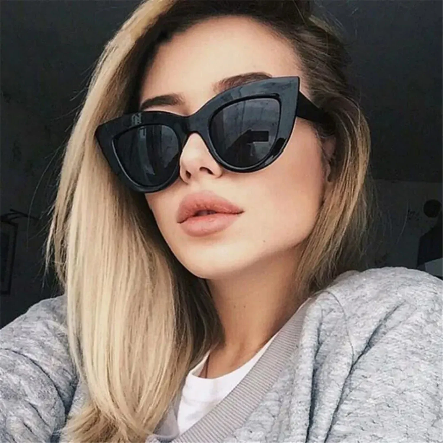 Vintage Cat Eye Sunglass Trendy Female Eyewear  Brand Designer Popular Women Travelling Sun Shades Glasse