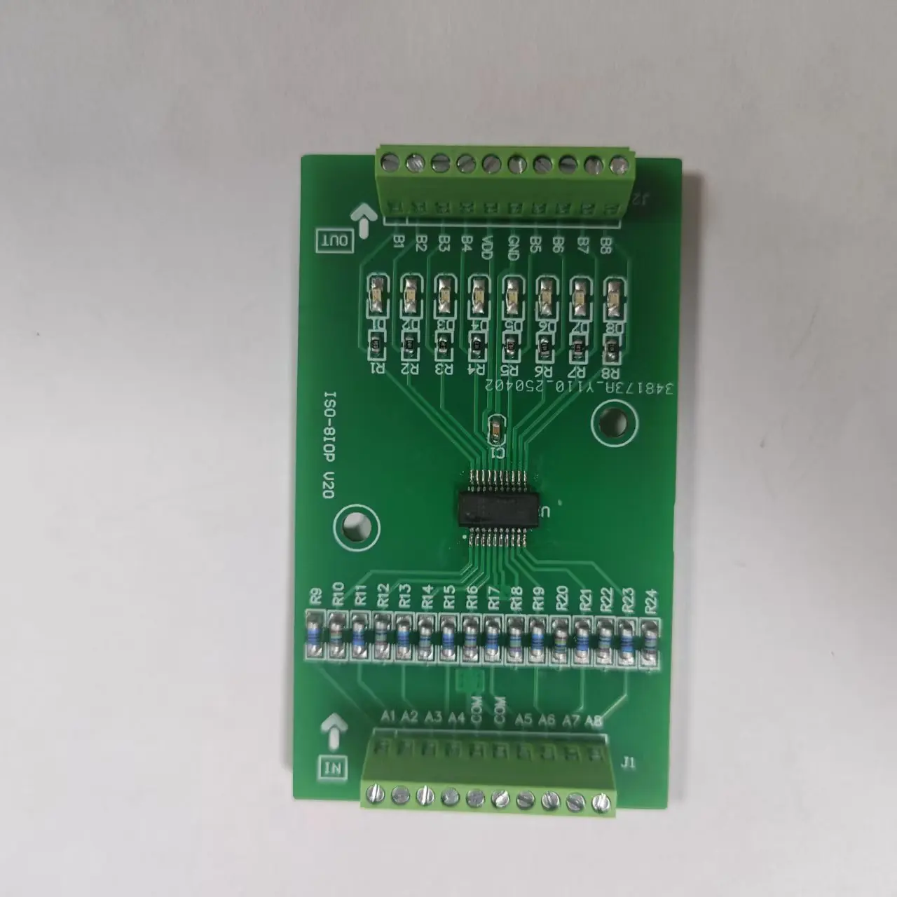 Isolated 8-channel IO Module Parallel Input and Parallel Output