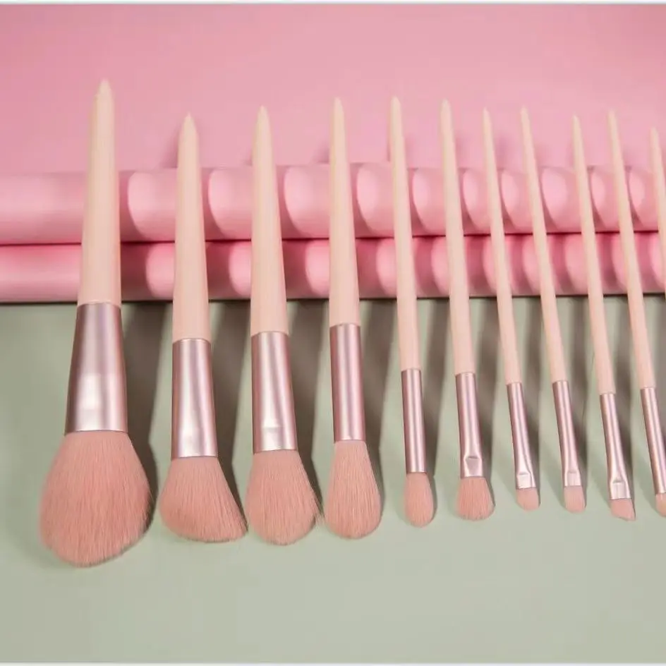 Set di pennelli per trucco ultra morbidi da 12 pezzi per principianti, kit ombretto e fard in polvere tutto in uno, strumenti cosmetici essenziali