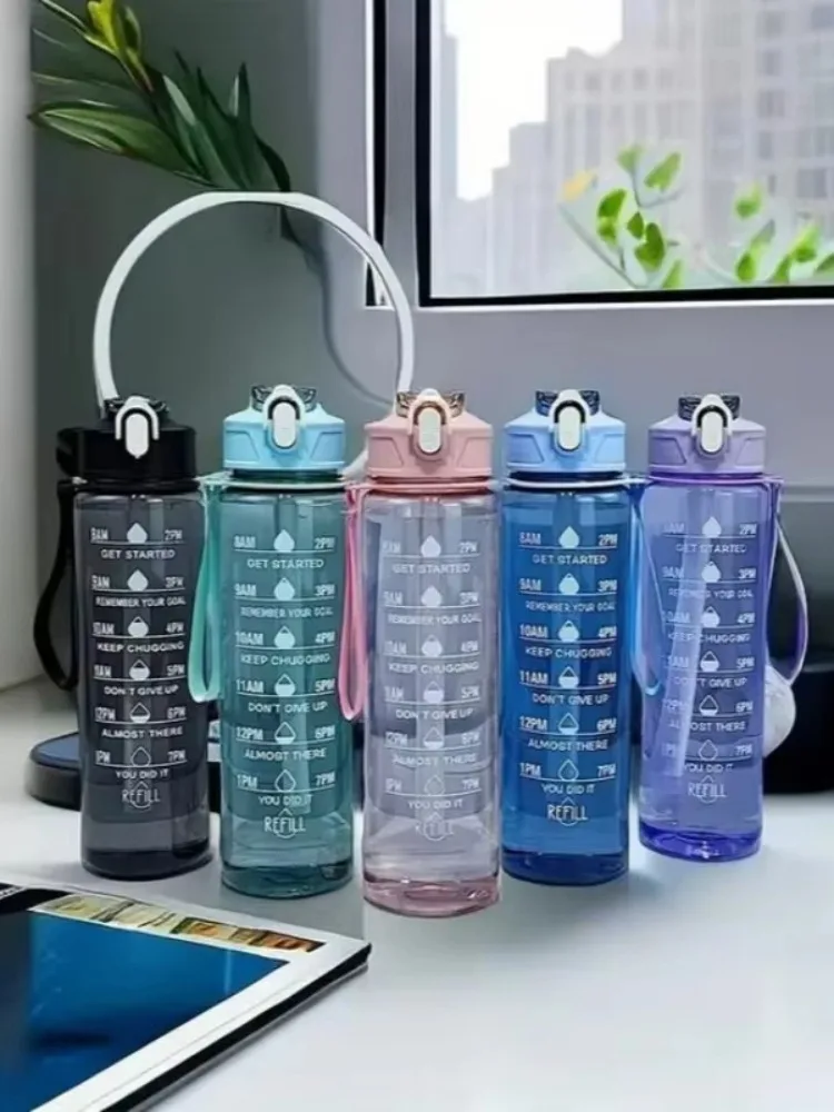 Sport-Wasserflasche mit Zeitmarkierungs-Strohhalm, auslaufsicherem Verschlussdeckel für einfaches Tragen, ideal für Outdoor-Abenteuer mit Zeitmarkierung. – Detail 1