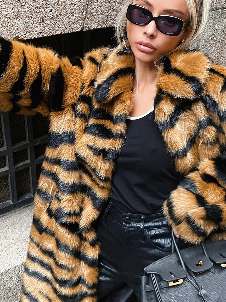 Women Tiger Stripe Faux Fur Long Coats Chic Notched Lapel Oversized Thick Warm Winter Street Wear Lady Fluffy Trendy Jacket New