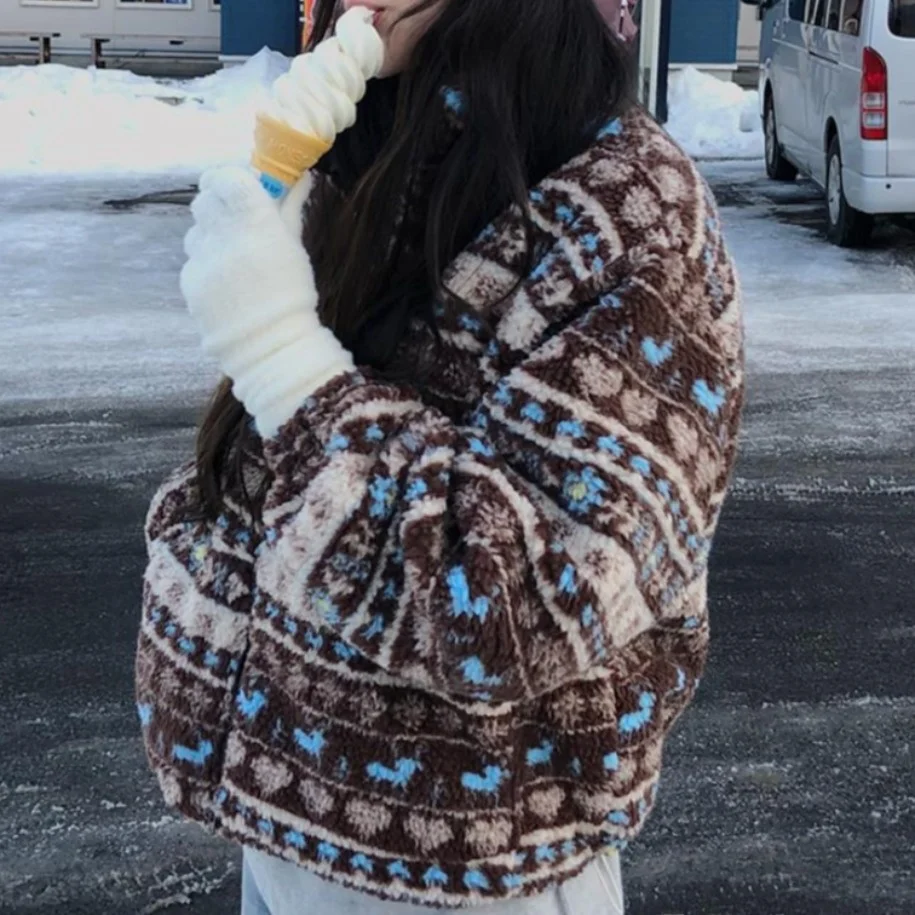 

Шикарное осенне-зимнее пальто с капюшоном и воротником из искусственного меха, женское, теплое, с хлопковой подкладкой, в стиле ретро, с вязаным узором «сердце»