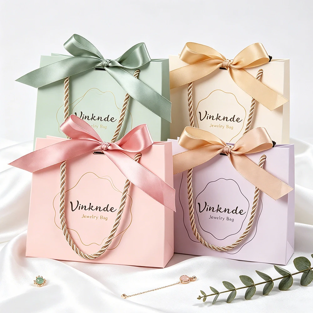 

Paper Jewelry Tote Bags with Handles 14x6x12cm Custom Logo Kraft Paper Shopping Candy Oil Biscuit Gift Bags for Business Bulk