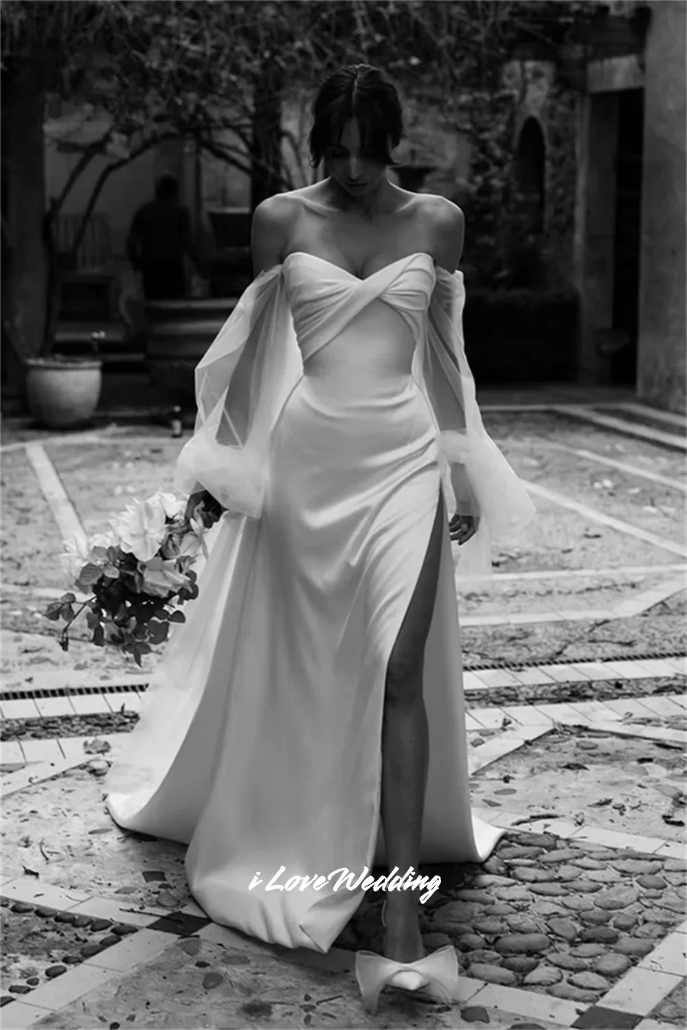 

White Sweetheart Wedding Dress Tulle Long Sleeve Mermaid Side Split vestido de novia Long Train Floor-Length Pleated Customized