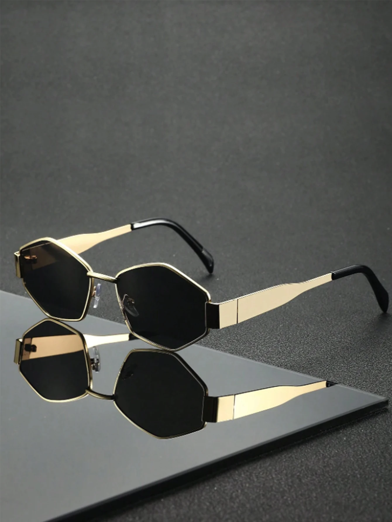 1 Stück Trendige und Modische Sonnenbrille im Luxuriösen Rhombus-Rahmen-Stil - Ein Must-Have für Strandurlaube