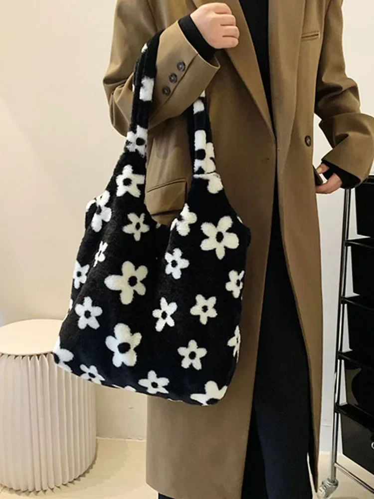 

Women Soft Shoulder Bag Large Capacity Fluffy Armpit Bag Solid Color Furry Underarm Bag Fashion Outdoor Bag