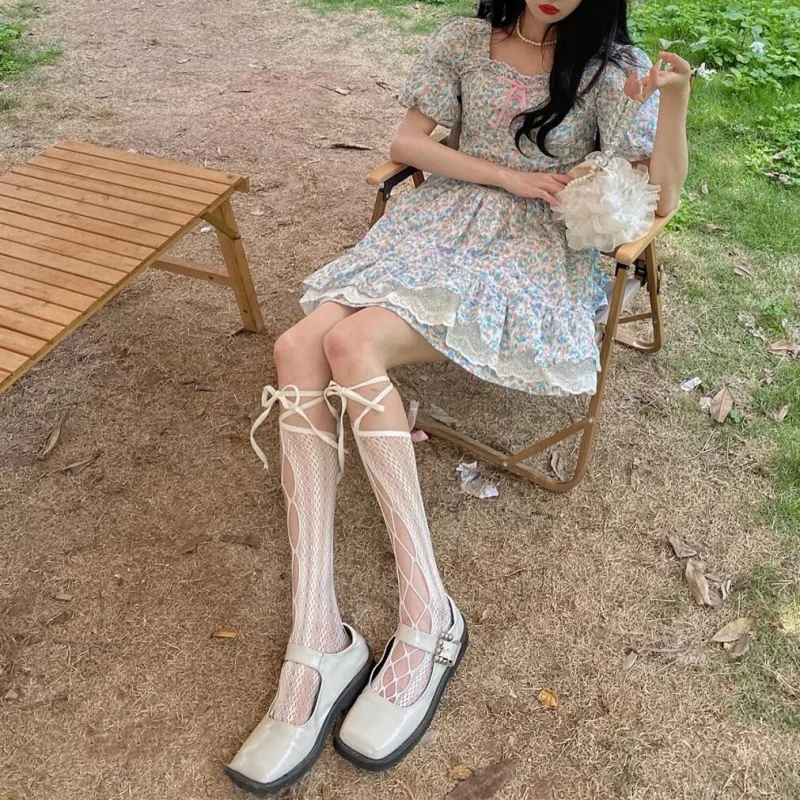 

Тонкие жаккардовые носки с вертикальным рисунком, с вырезами и цветами, ремешком на щиколотке, японская Лолита, молочная модель