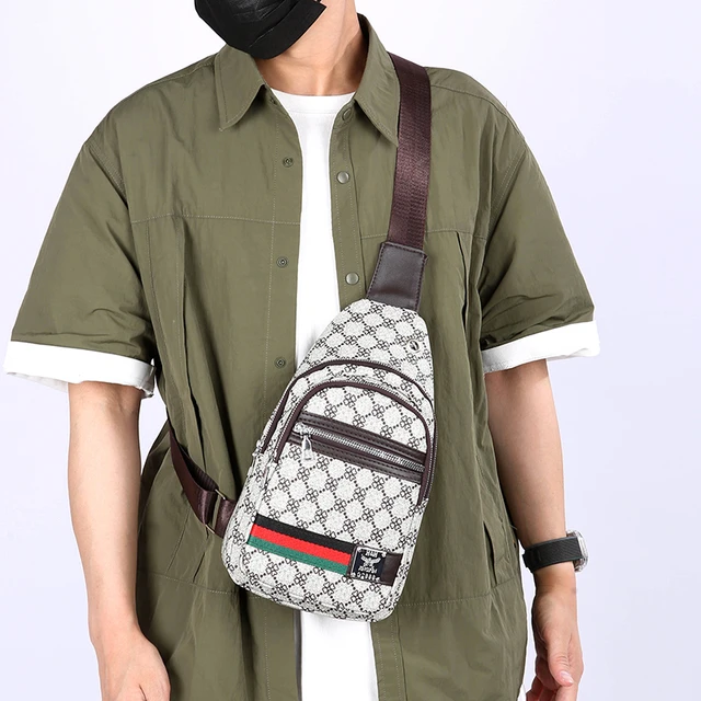 Męska torba wielofunkcyjna na ramię, torba na klatkę piersiową, torba crossbody, codzienna torba do noszenia w ręce z otworem na słuchawki.