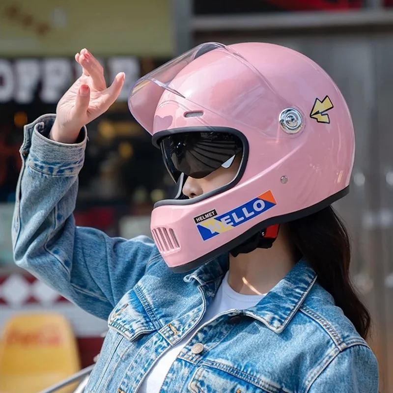 Pink Helmets for Motorbikes​: Making a Bold Statement
