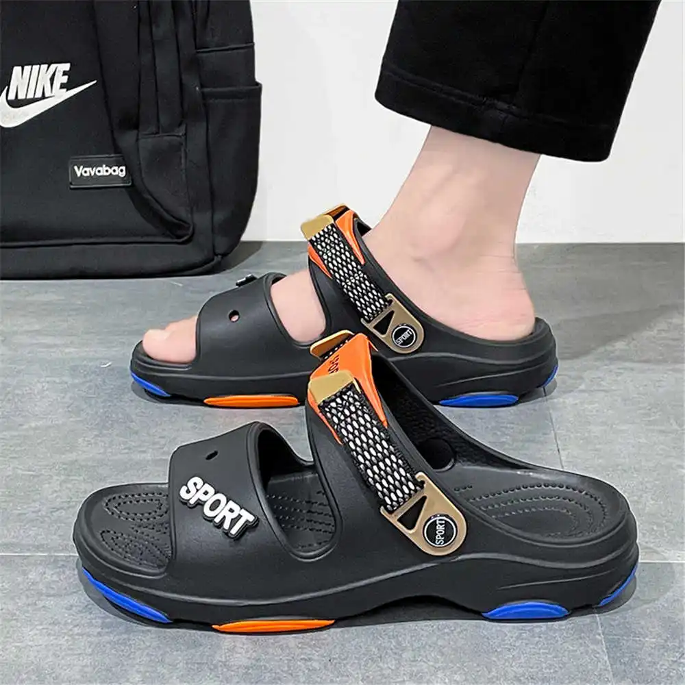 

Белые вулканизированные кроссовки размера 44, мужские тапочки, красные шлепанцы, сандалии цвета фуксии, кроссовки, спортивная обувь для бега, новогодняя коллекция