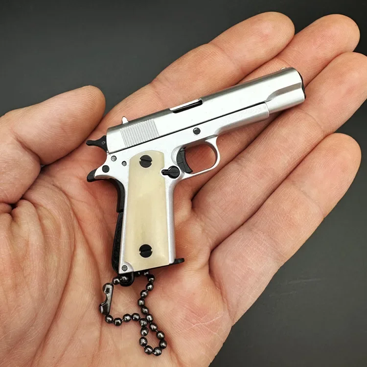 1PC 1:3 Colt 1911 Bovine Bone Handle Pistol Gun Miniature Model Alloy Keychain Gift Backpack Pendant Decoration Boy Gifts Toy