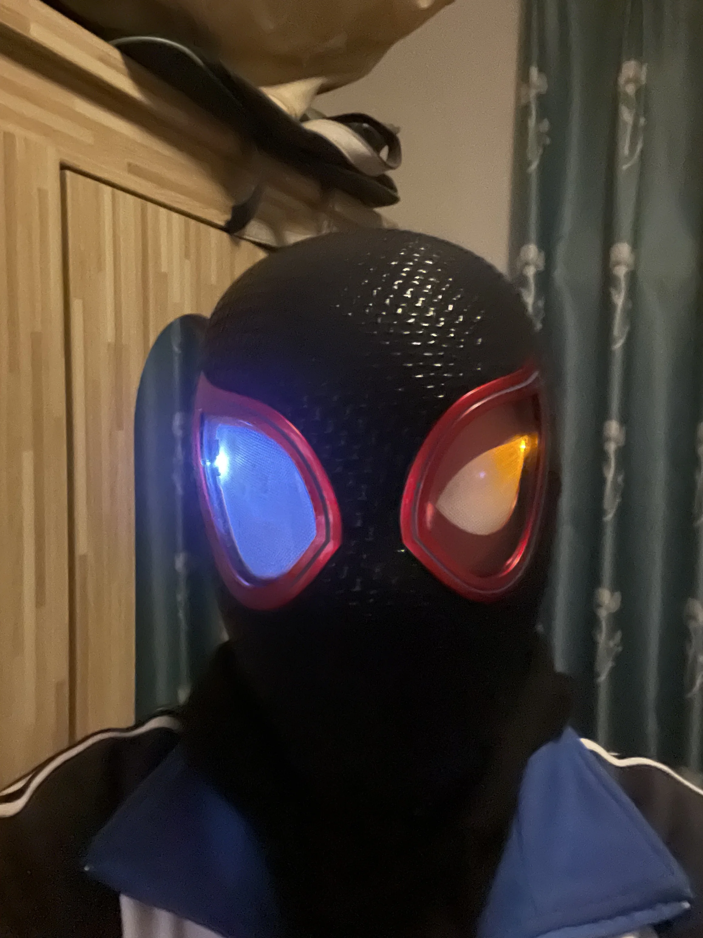 1:1 Miles Morales Mask with Movable Eyes Mascara Electric Gwen Spider Helmet Ring Control Halloween Cosplay Mask Toy Man Gift