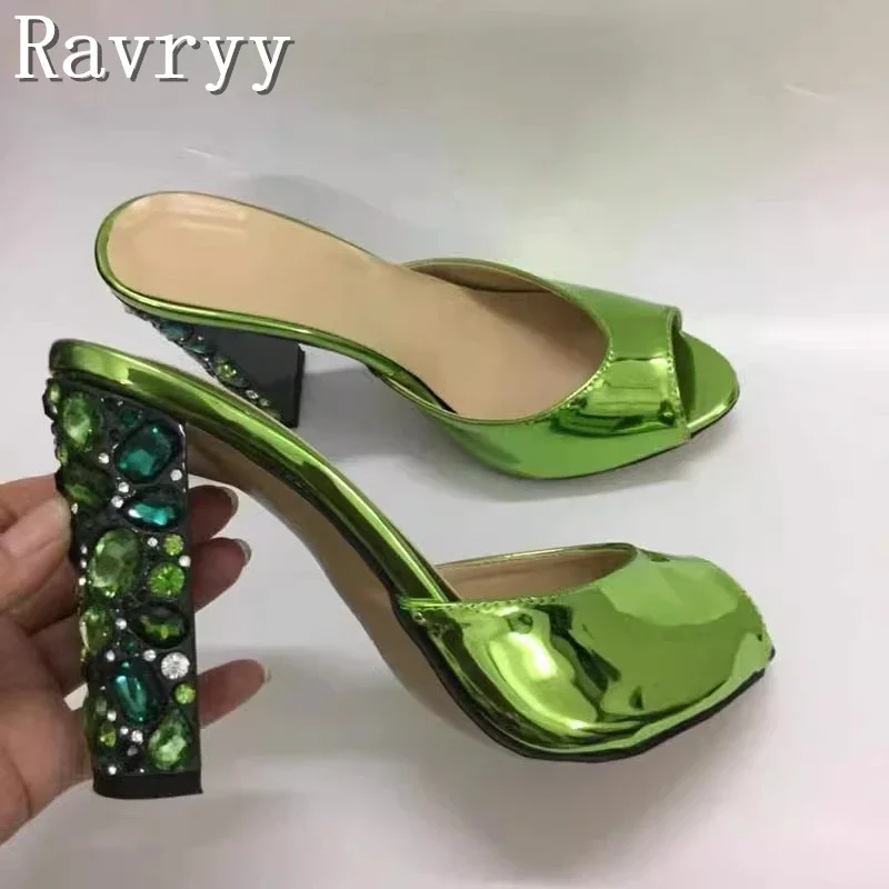 

Summer New Emerald Thick Heel Slippers Women Peep Toe Patent Leather Green Shinning Wedding Party High Heel Mules