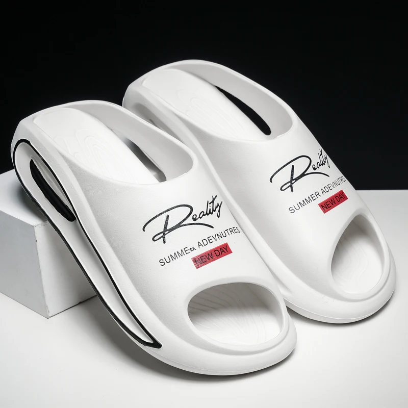 

A Pair of Men's Summer Simple Couple Slippers, Wear-Resistant, Non-Slip, Comfortable, Suitable for Bathing and Beach Wear, Cool and Soft-Soled Men's Shoes