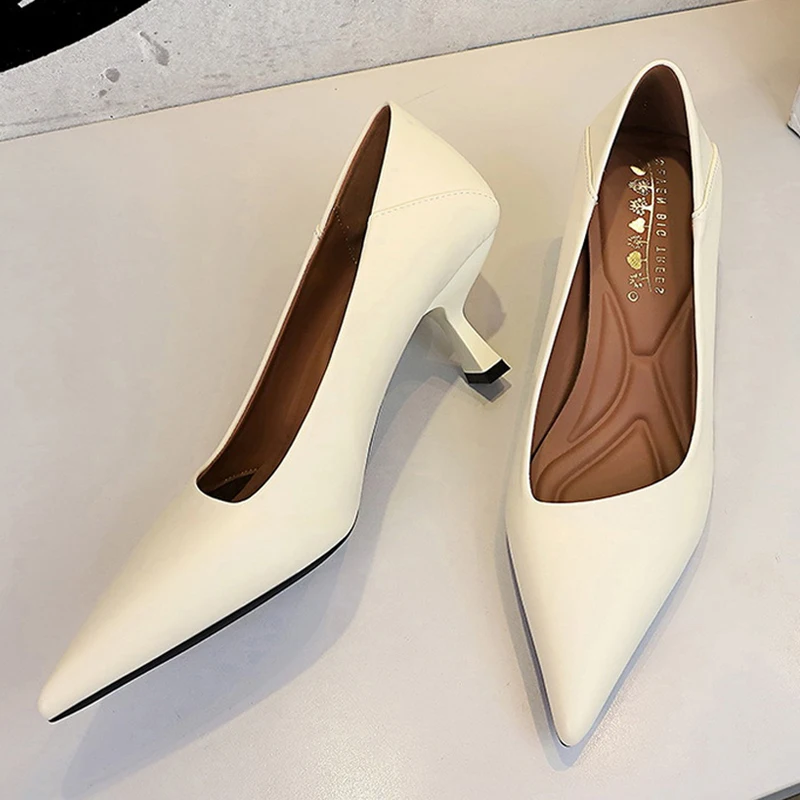 BIGTREE 2027 Frühlingsdesign Weiche Leder-Pumps für Damen mit Spitzer Zehenpartie und Kitten-Stiletto-Absatz Elegante Stripperinnen-Partyschuhe