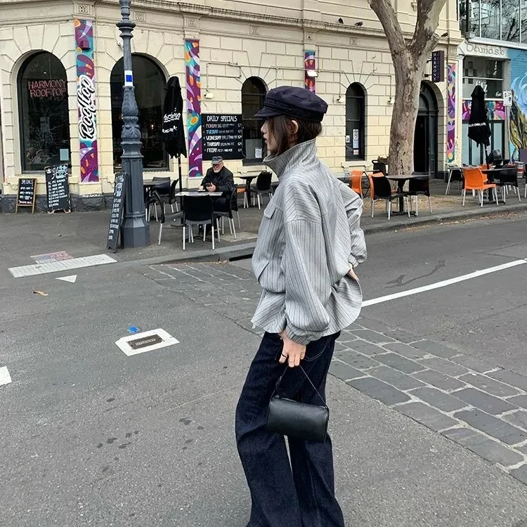 เสื้อแจ็คเก็ตผู้หญิงลายทางรัดเอวแบบมีเชือกผูก รุ่นใหม่ประจำฤดูใบไม้ร่วงปี 2025 ทรงหลวม สั้น แบบมีซิป